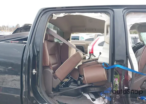 2017 Chevrolet Silverado 2500Hd High Country из США, поврежденный, VIN 1GC1KXEGXHF199743